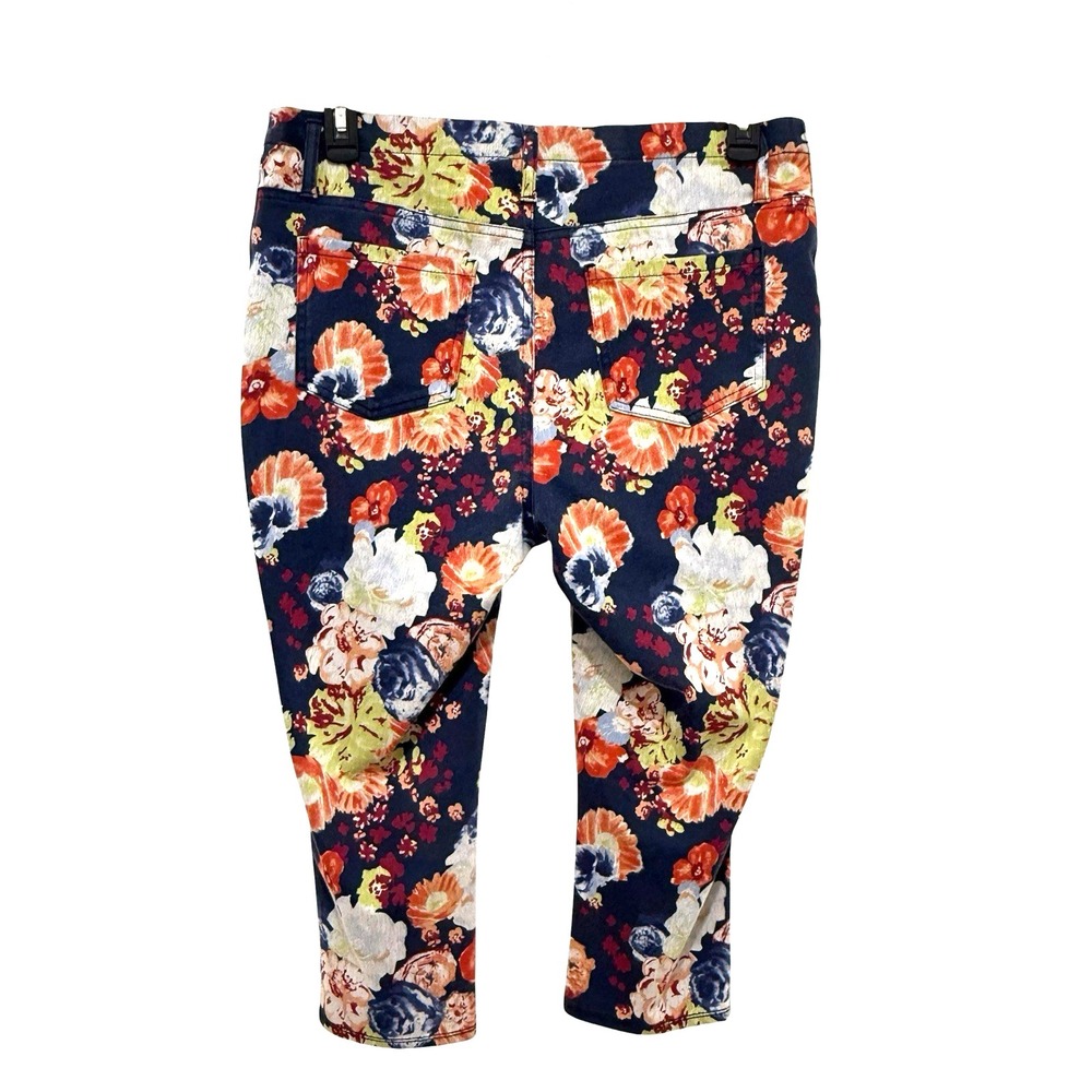 Women's Colorful Maximalist Floral Lurid Bloom Stretch Capris Plus Size 1X 16W